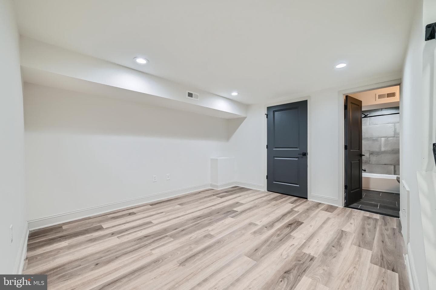 2040 Braddish Avenue photo 27