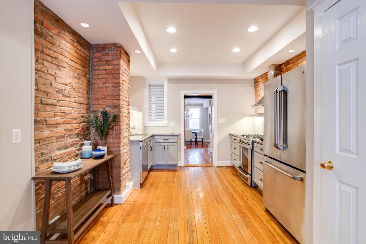 1209 Riverside Avenue photo 11