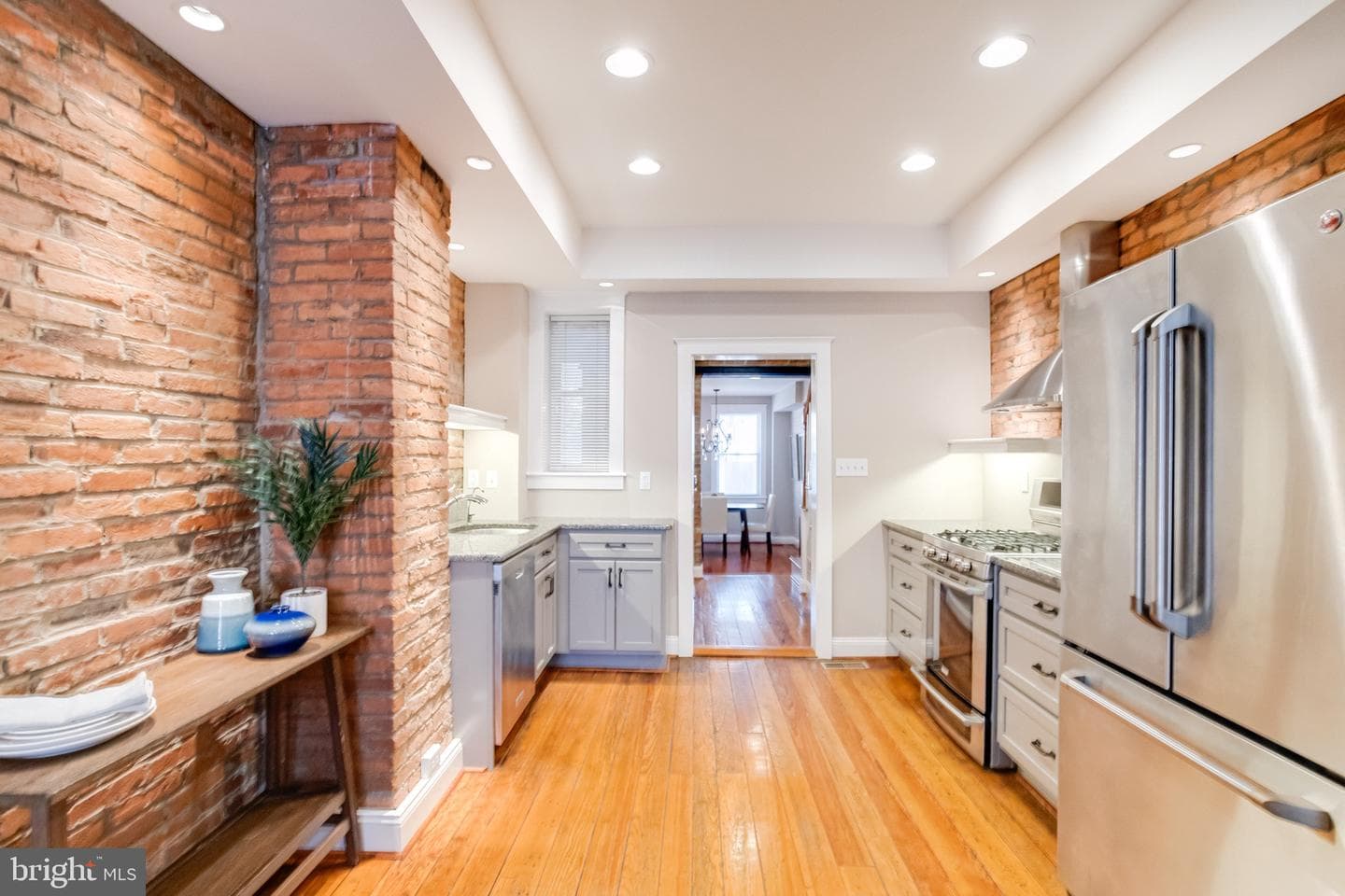 1209 Riverside Avenue photo 12