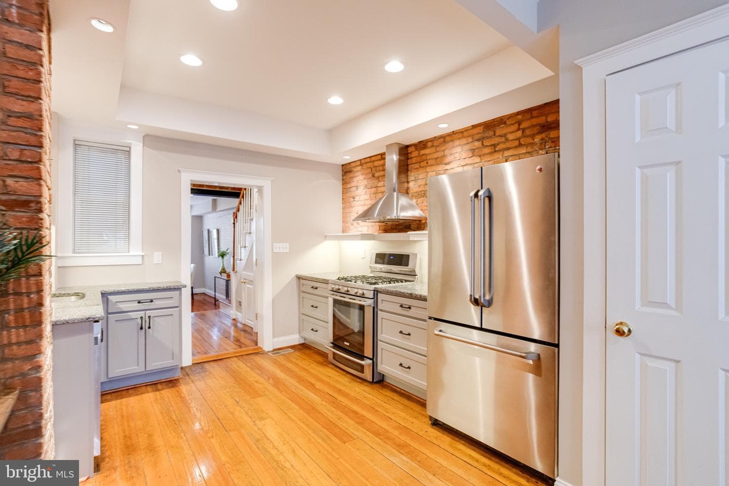1209 Riverside Avenue photo 13