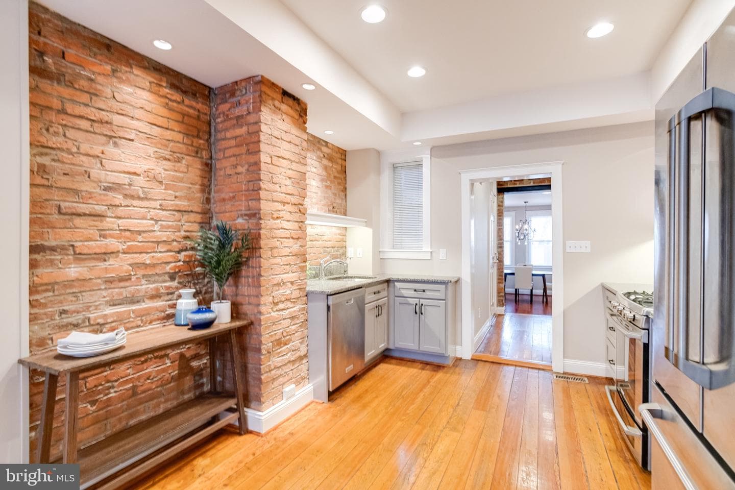 1209 Riverside Avenue photo 14