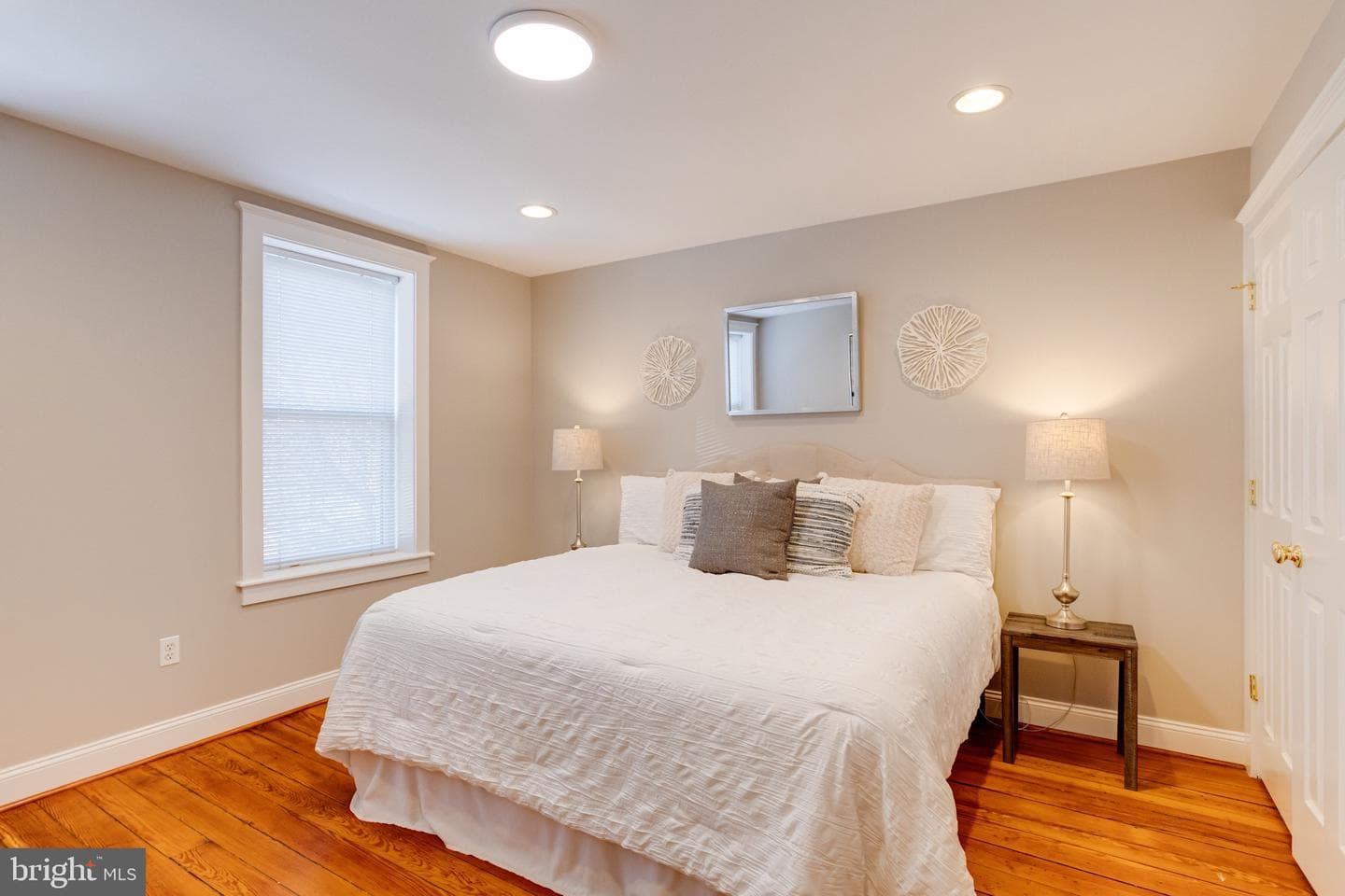 1209 Riverside Avenue photo 29