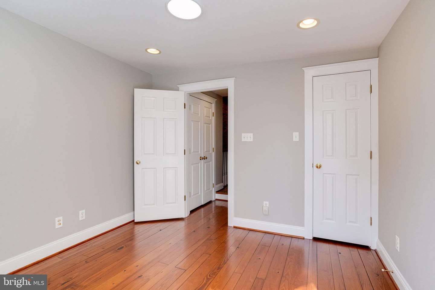 1209 Riverside Avenue photo 37