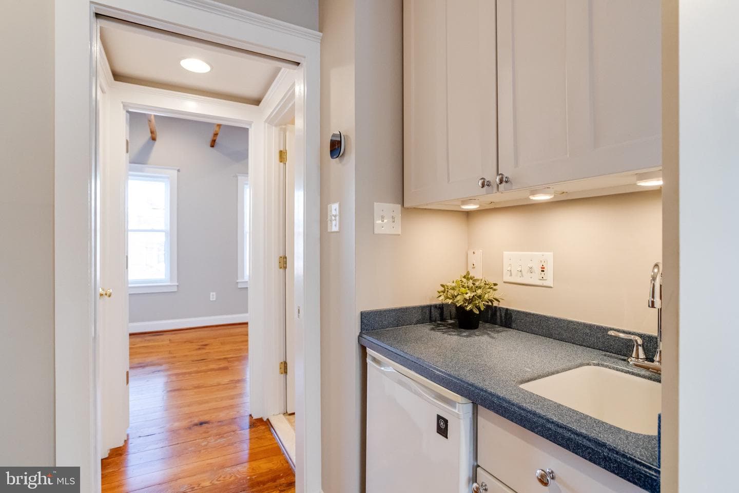 1209 Riverside Avenue photo 40
