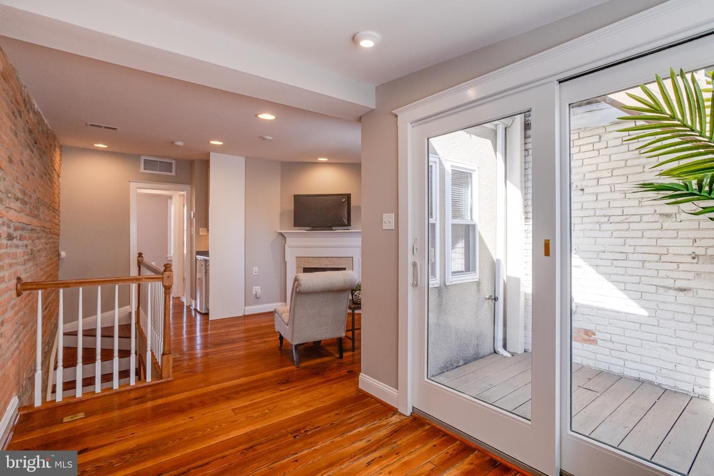 1209 Riverside Avenue photo 45