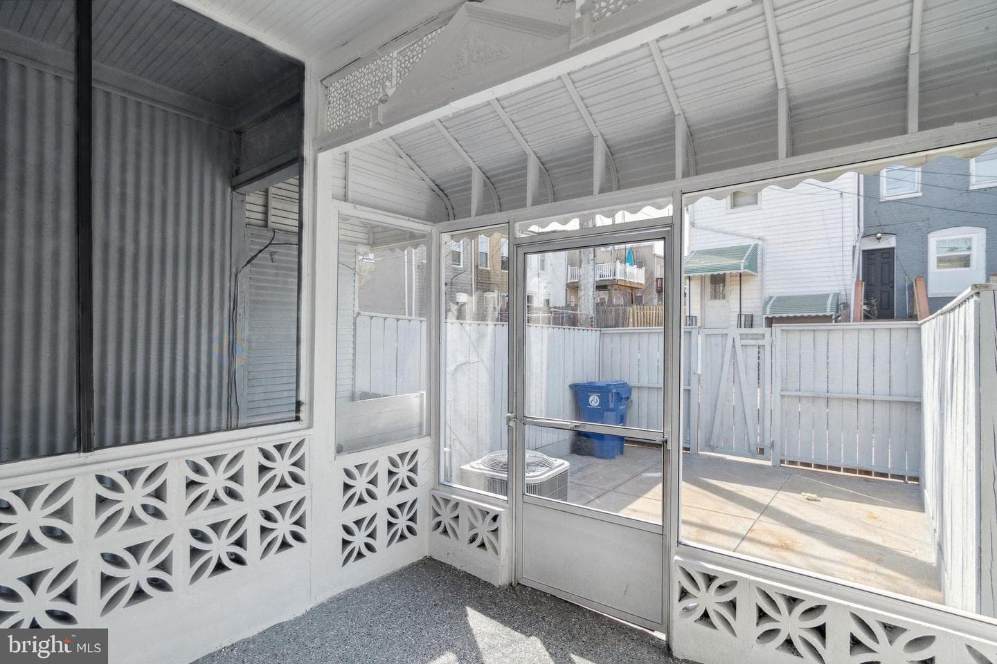112 N Kenwood Avenue photo 33