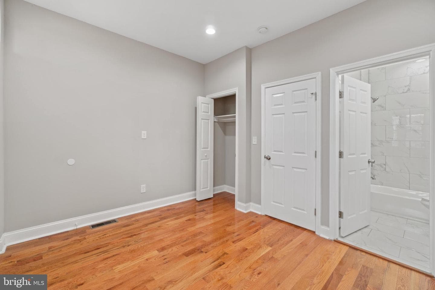 2231 E Chase Street photo 14
