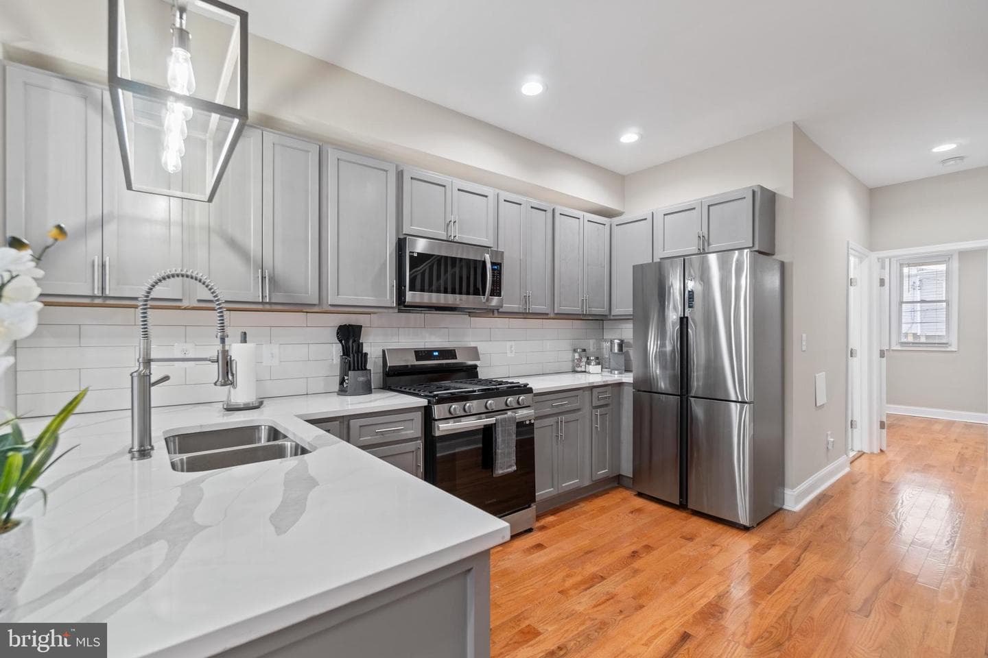 2231 E Chase Street photo 7