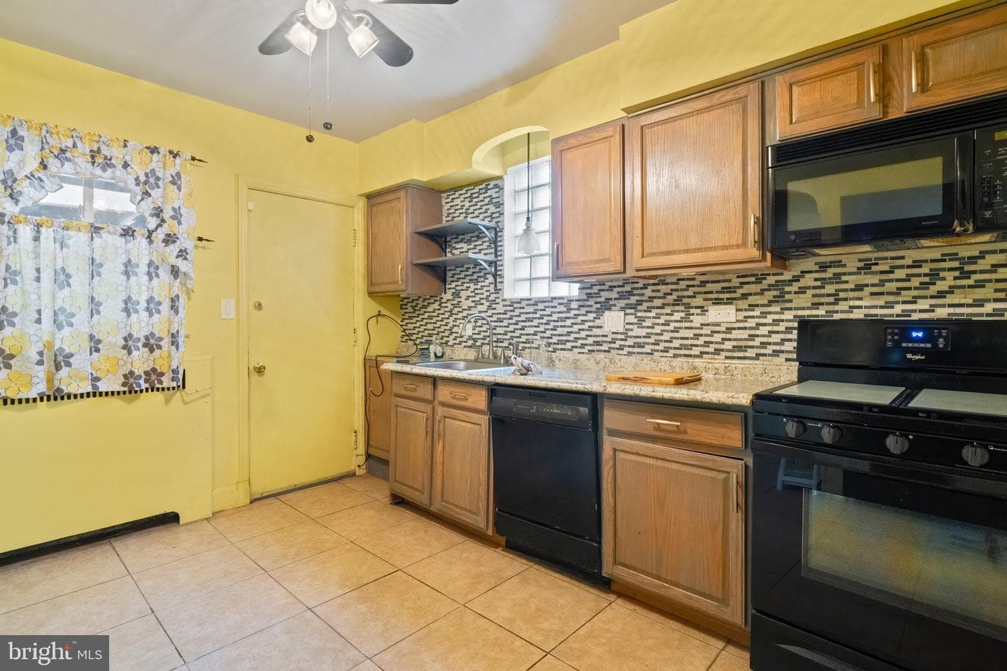 3504 Trainor Avenue photo 9