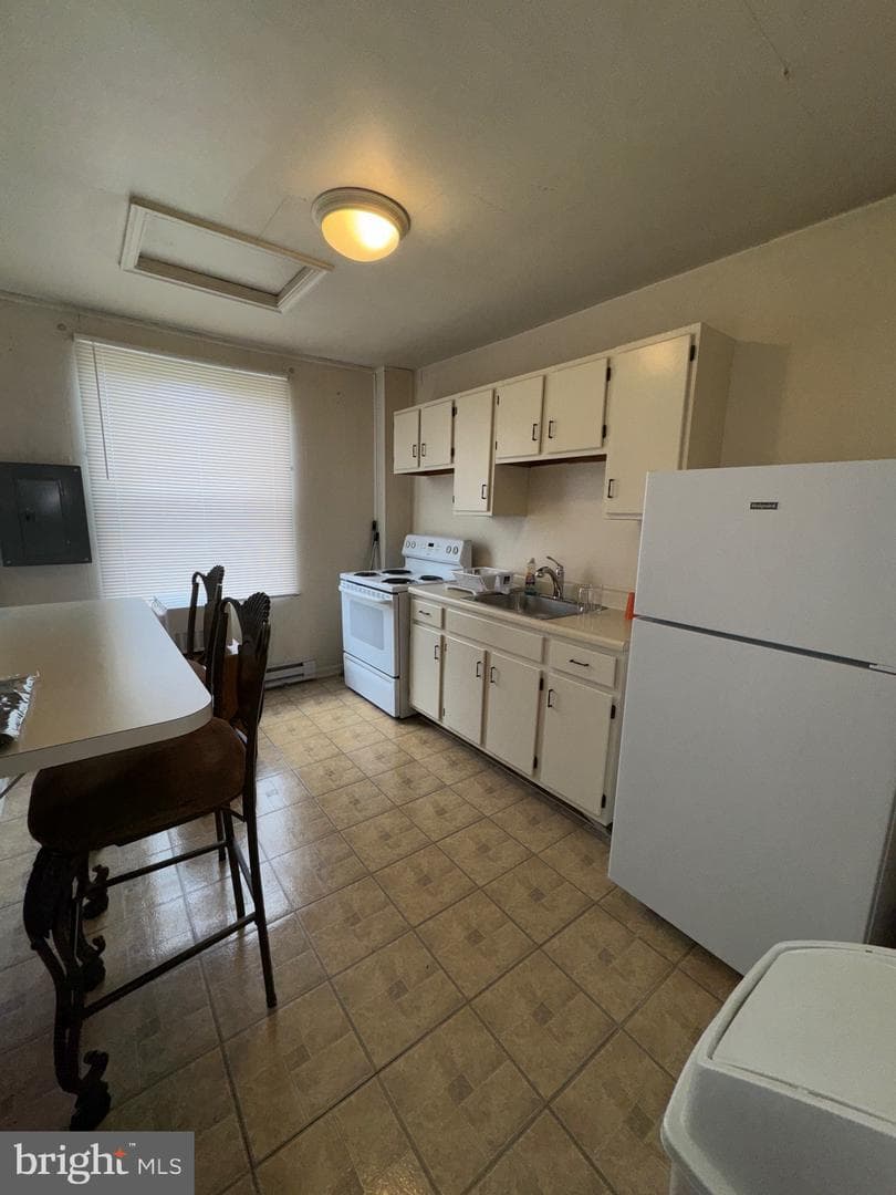 3572 Juneway photo 15