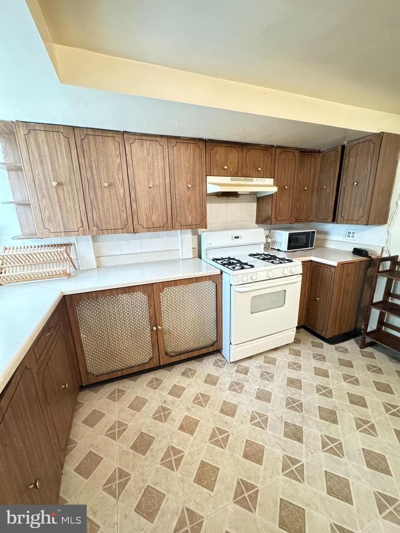 3572 Juneway photo 4