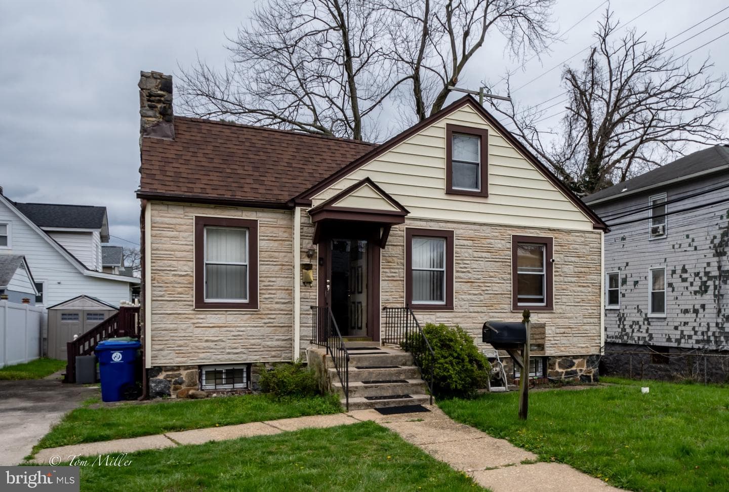 4815 Laurel Avenue photo 1