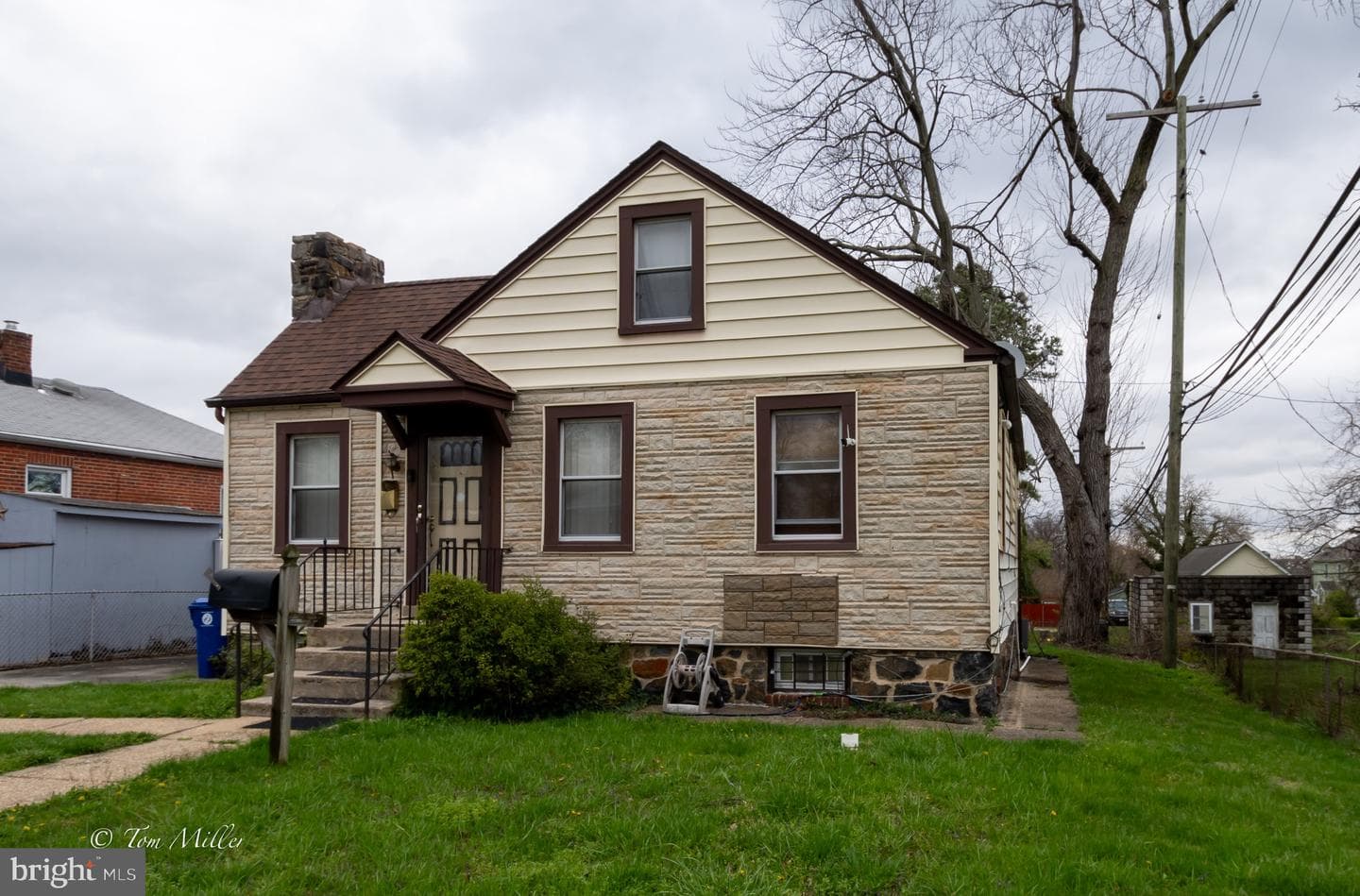 4815 Laurel Avenue photo 2