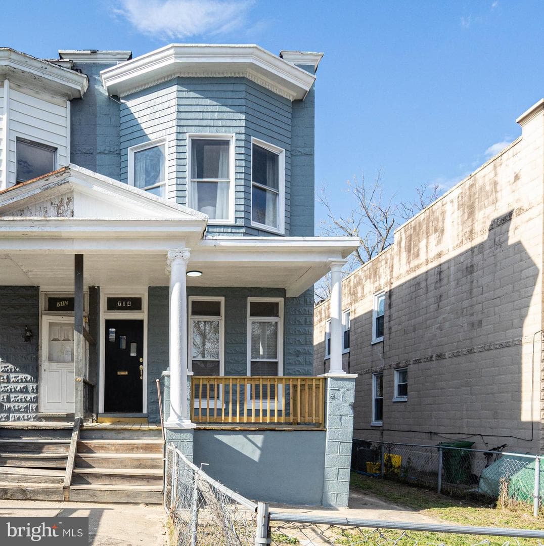 714 E 41st Street photo 4