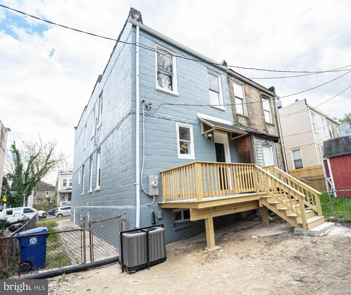 714 E 41st Street photo 40