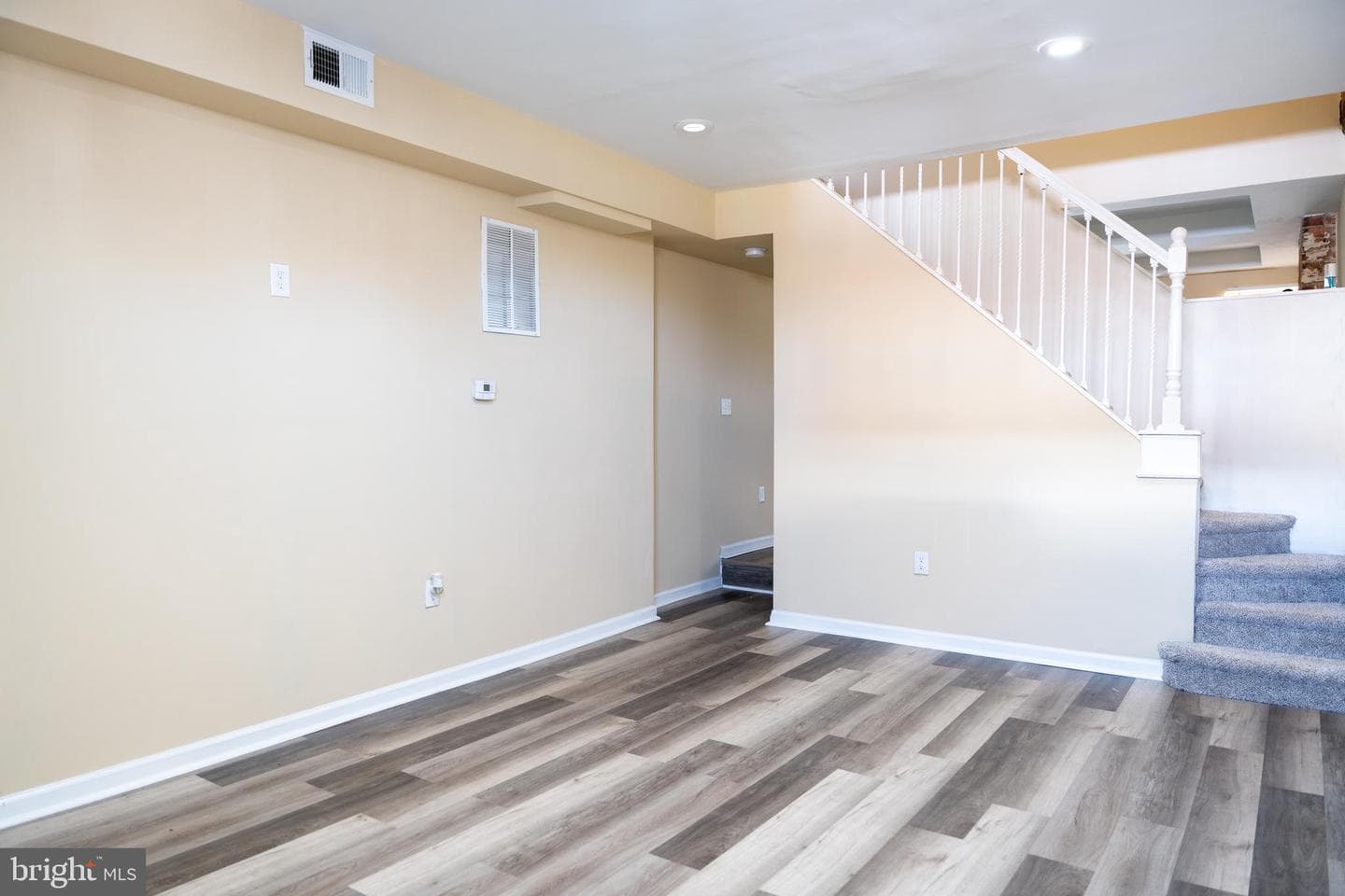 1629 E Oliver Street photo 1