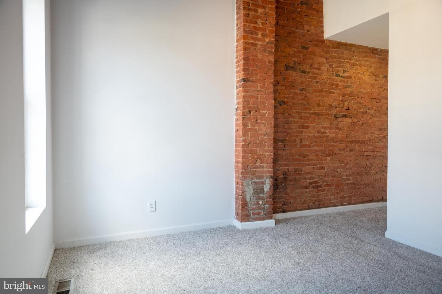 1629 E Oliver Street photo 13