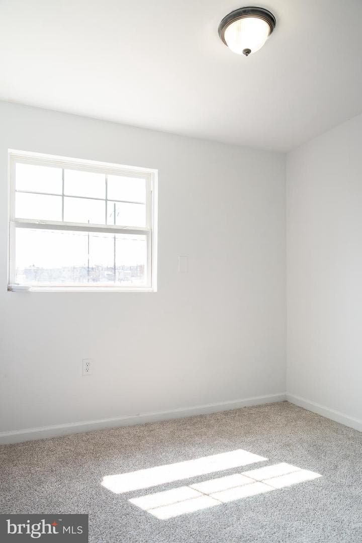 1629 E Oliver Street photo 20