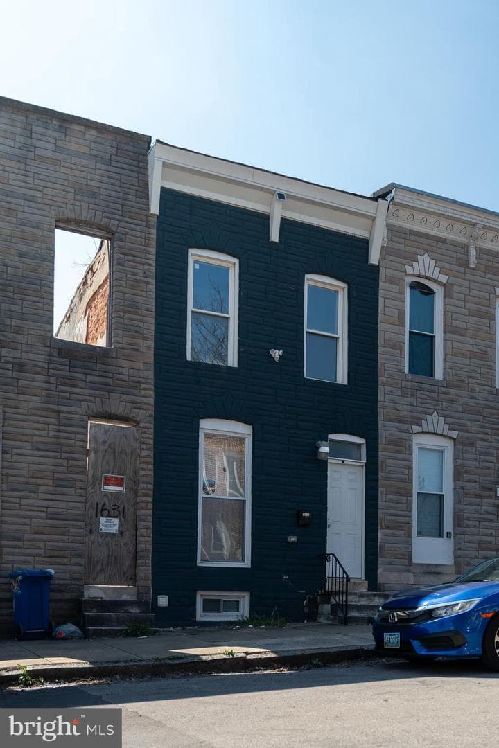 1629 E Oliver Street photo 24