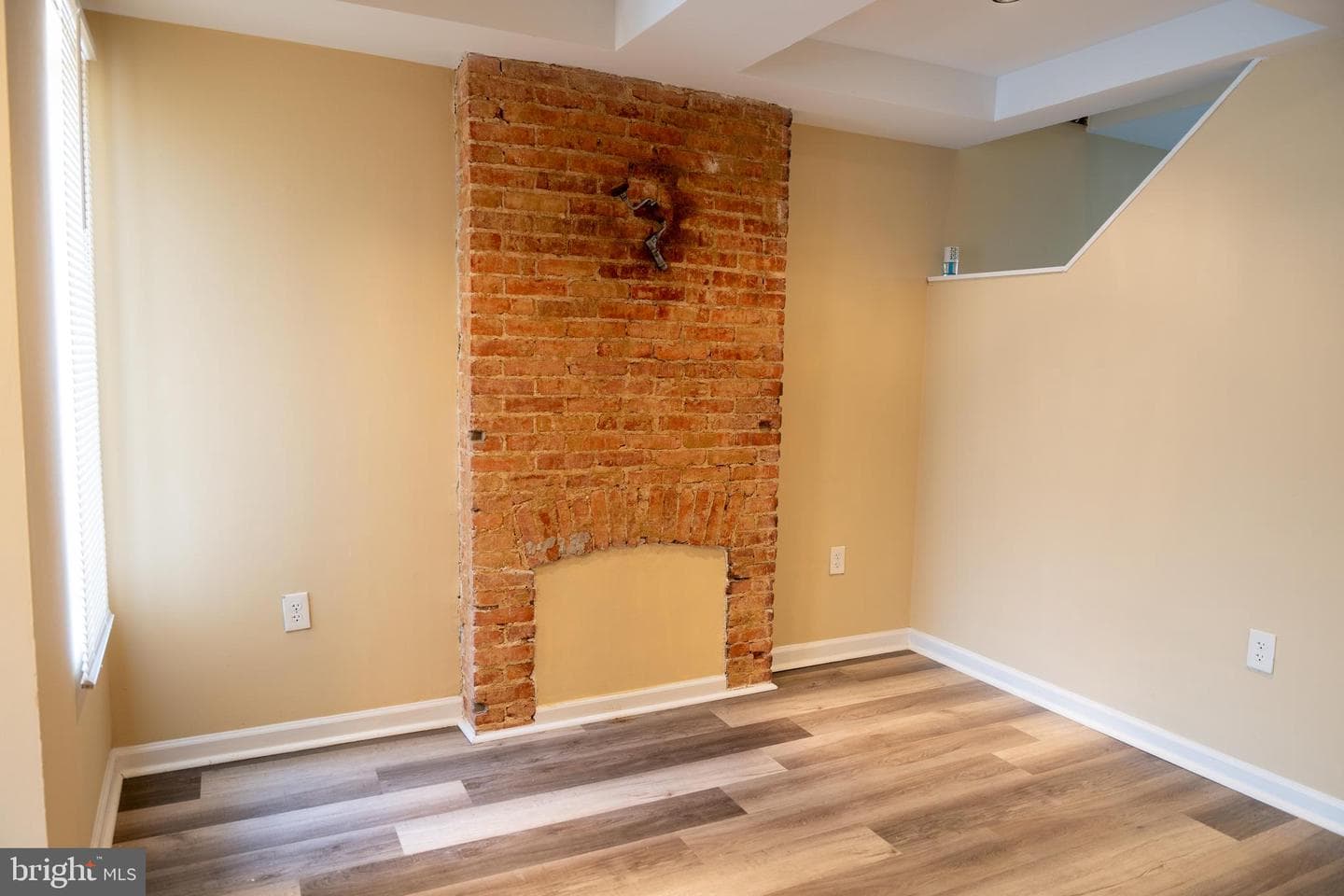 1629 E Oliver Street photo 8