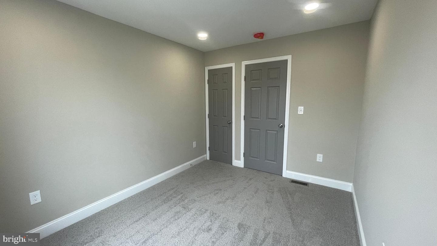 2711 Ashland Avenue photo 26