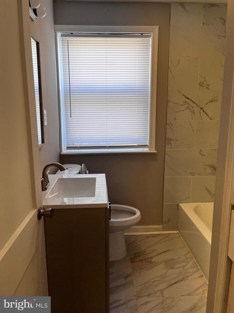 1813 Woodbourne Avenue photo 23