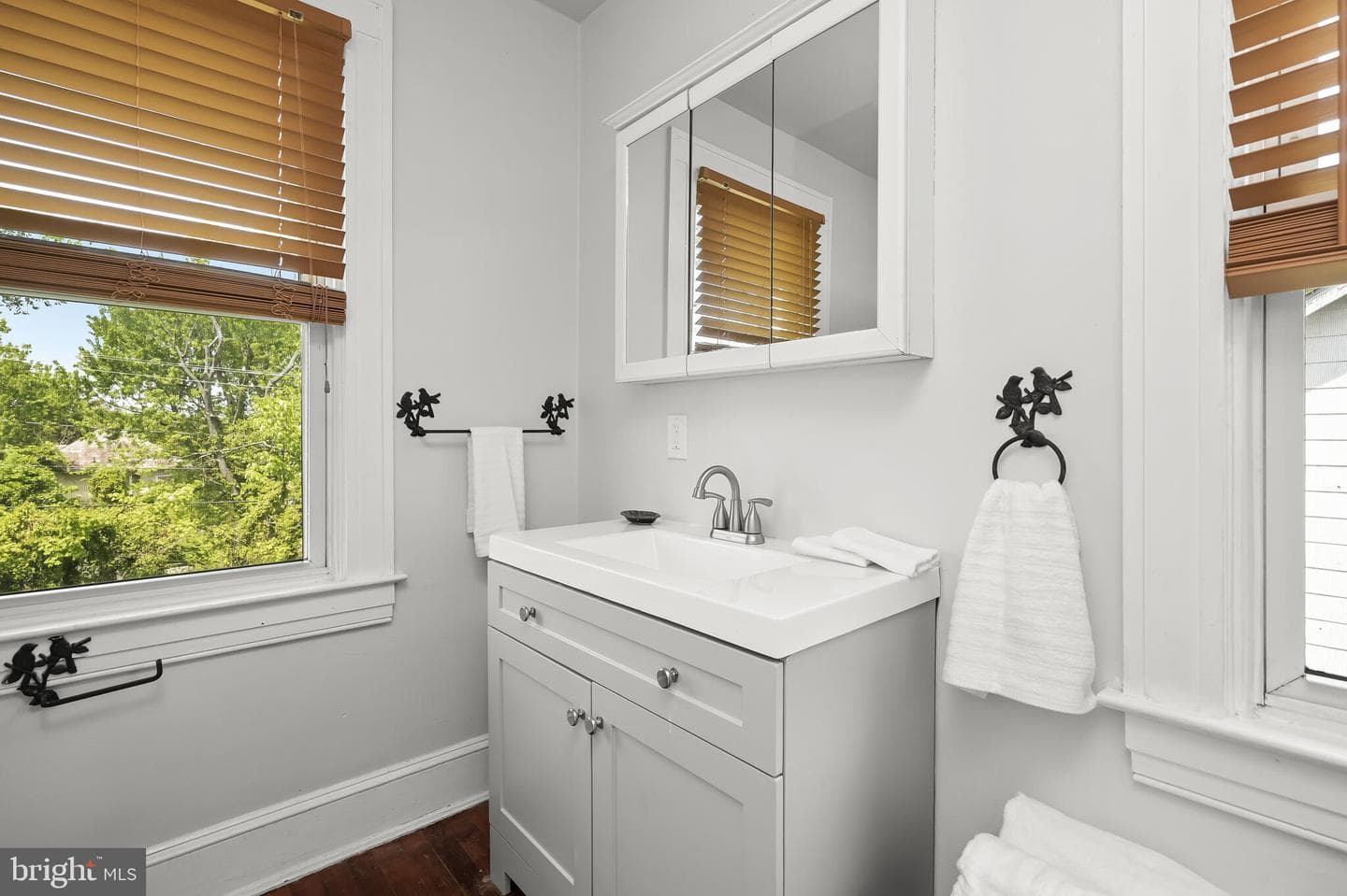 5400 Catalpha Road photo 32