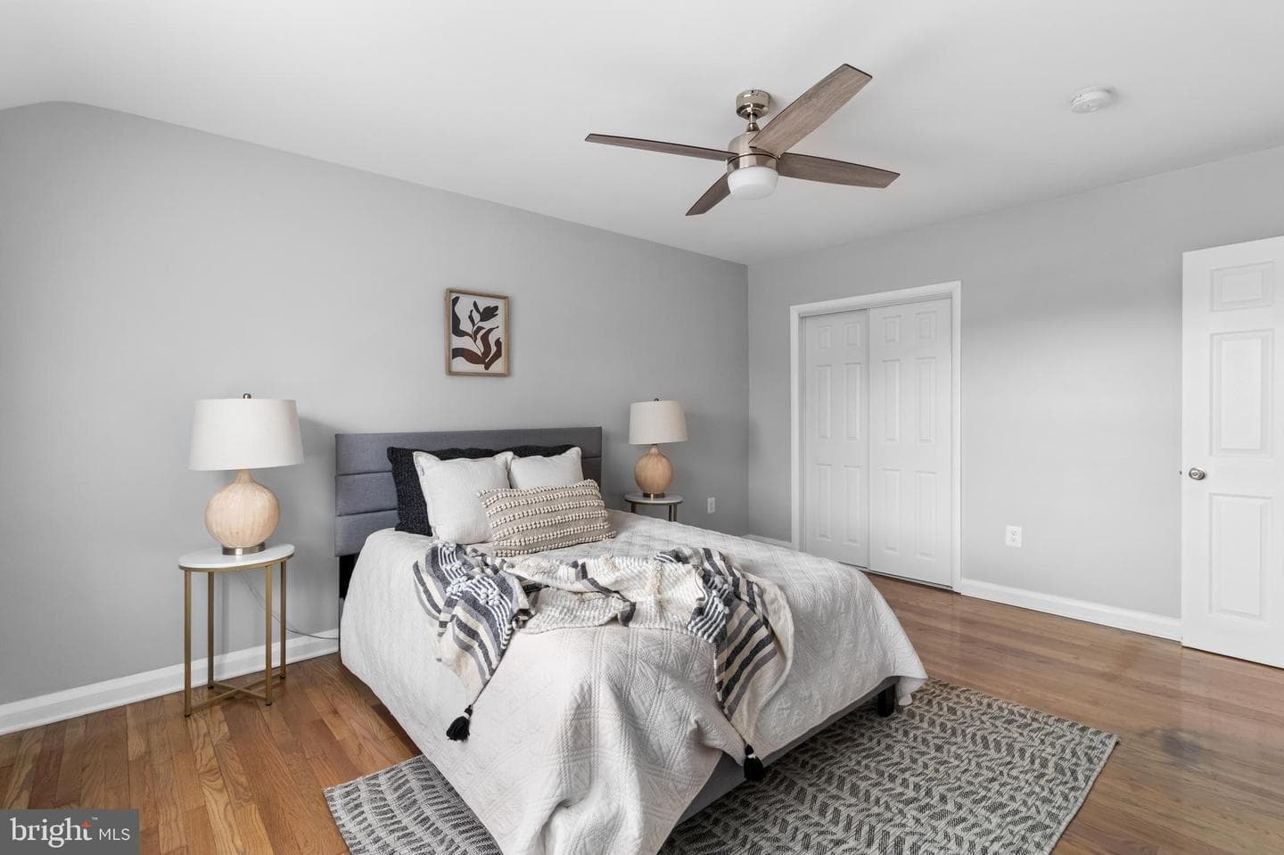 1140 E Northern photo 12