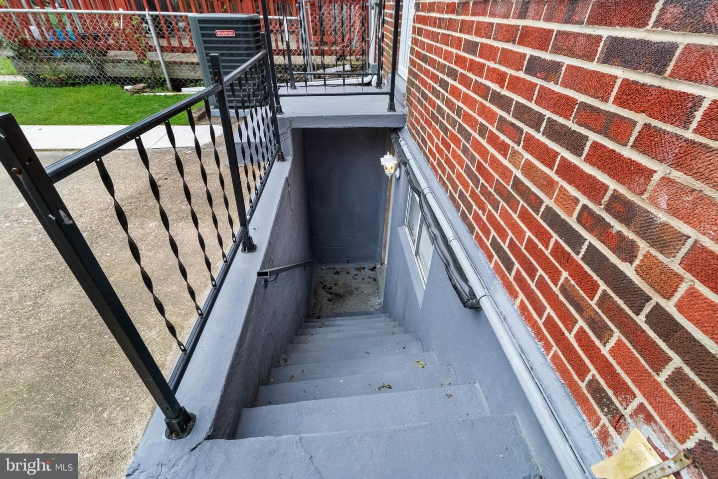 1140 E Northern photo 25