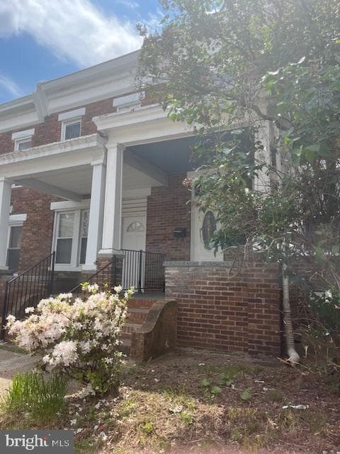 2855 Mayfield Avenue photo 1