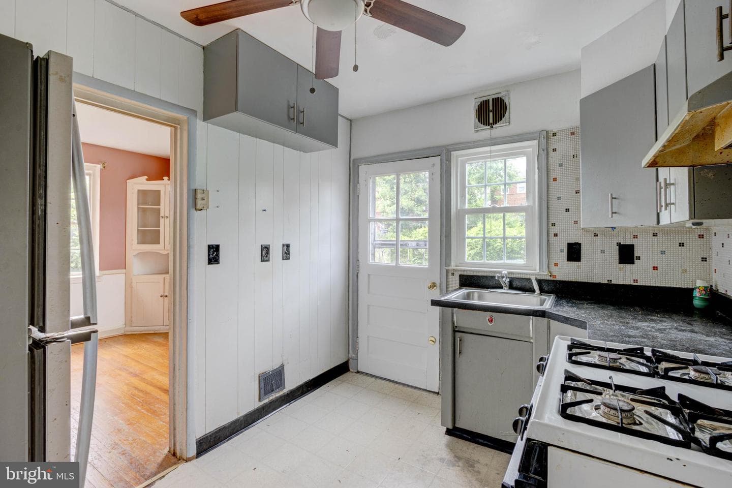 6207 Pioneer Drive photo 18