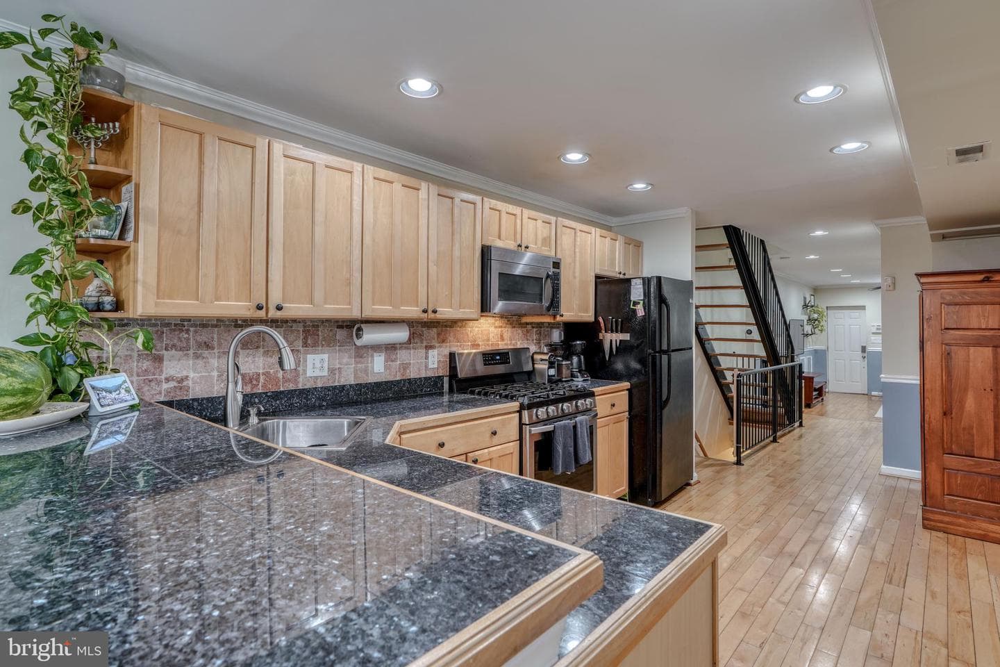 724 S Luzerne Avenue photo 9