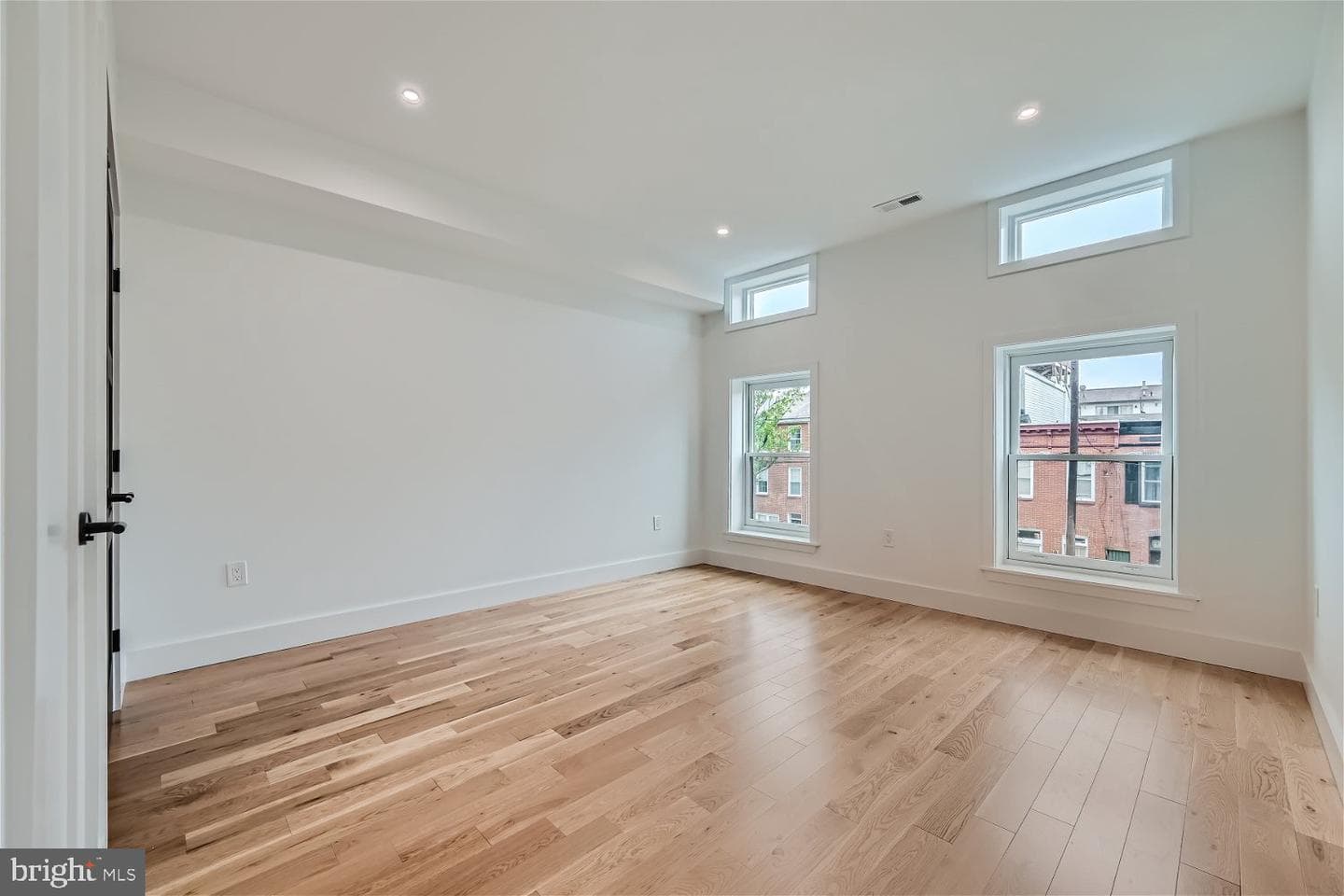 1225 S Clinton Street photo 26