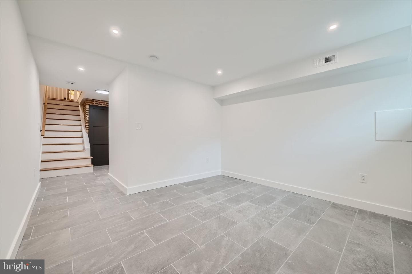 1225 S Clinton Street photo 38
