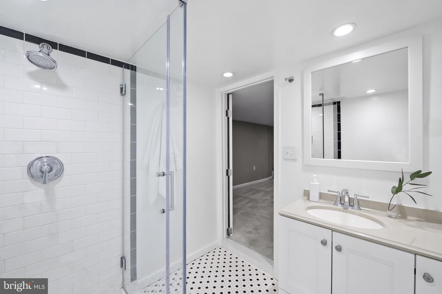 3527 Claremont Street photo 35