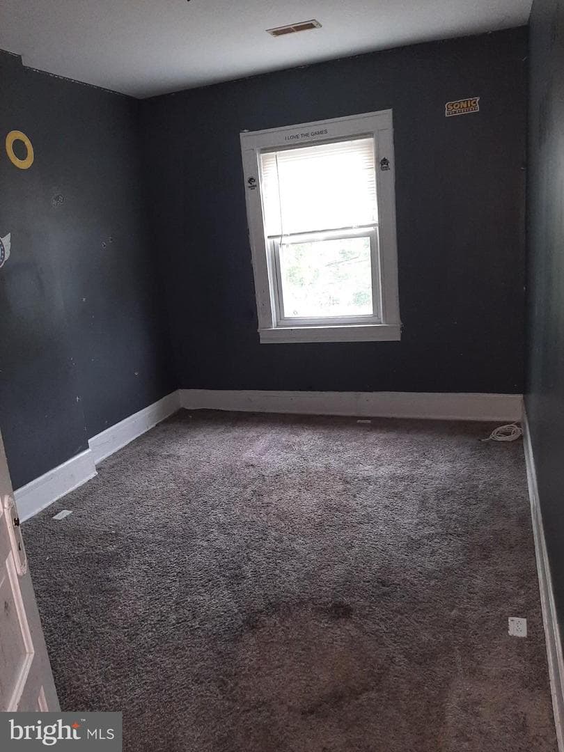 421 Rosecroft Terrace photo 3