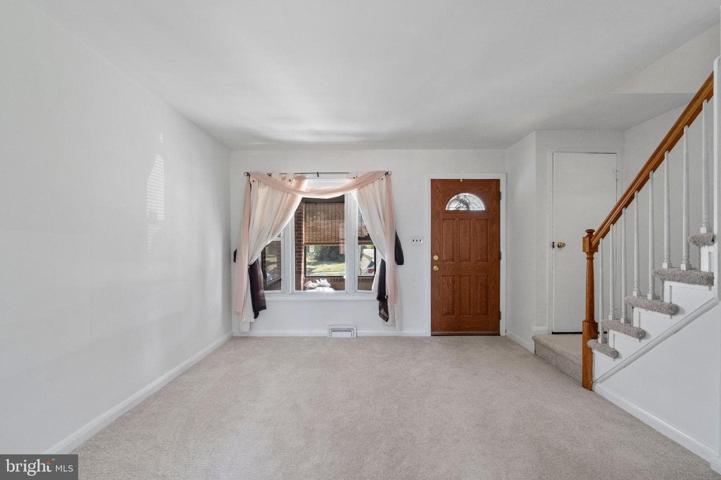 4730 Williston Street photo 3