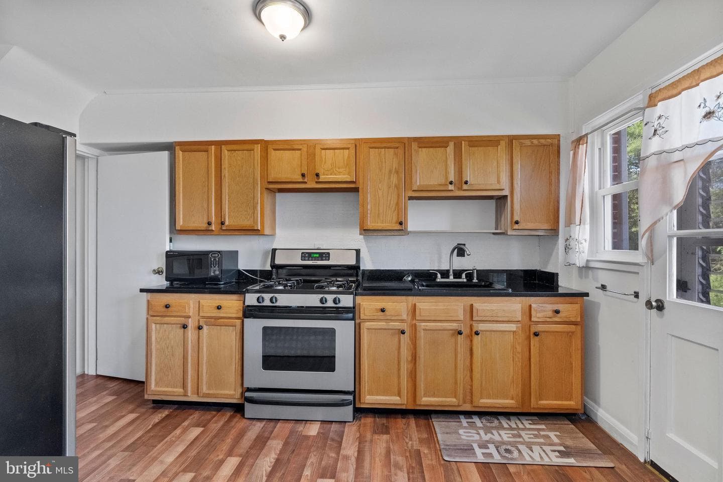 4730 Williston Street photo 9