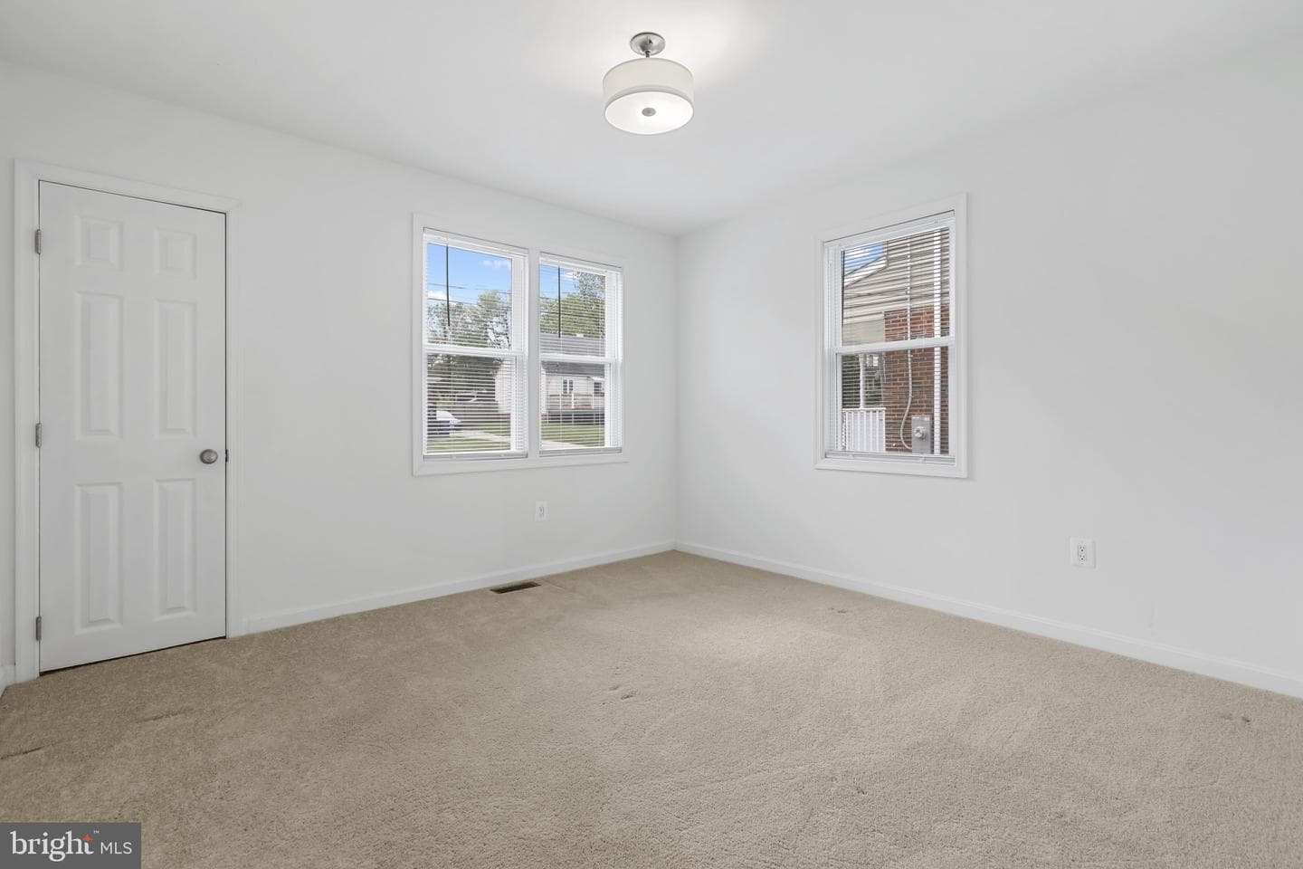 7720 Daniels photo 18
