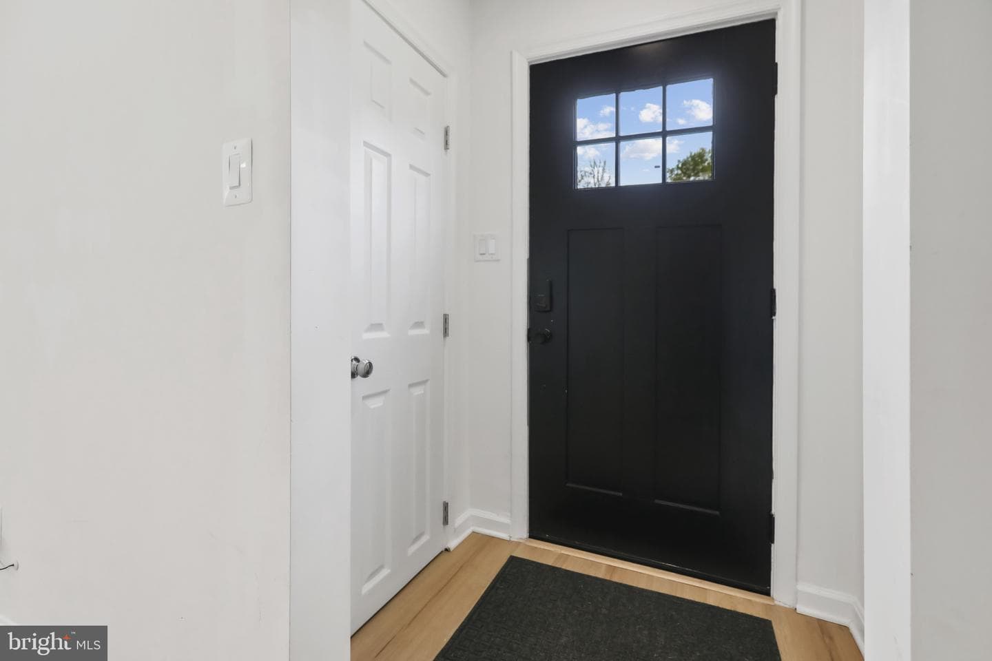7720 Daniels photo 3