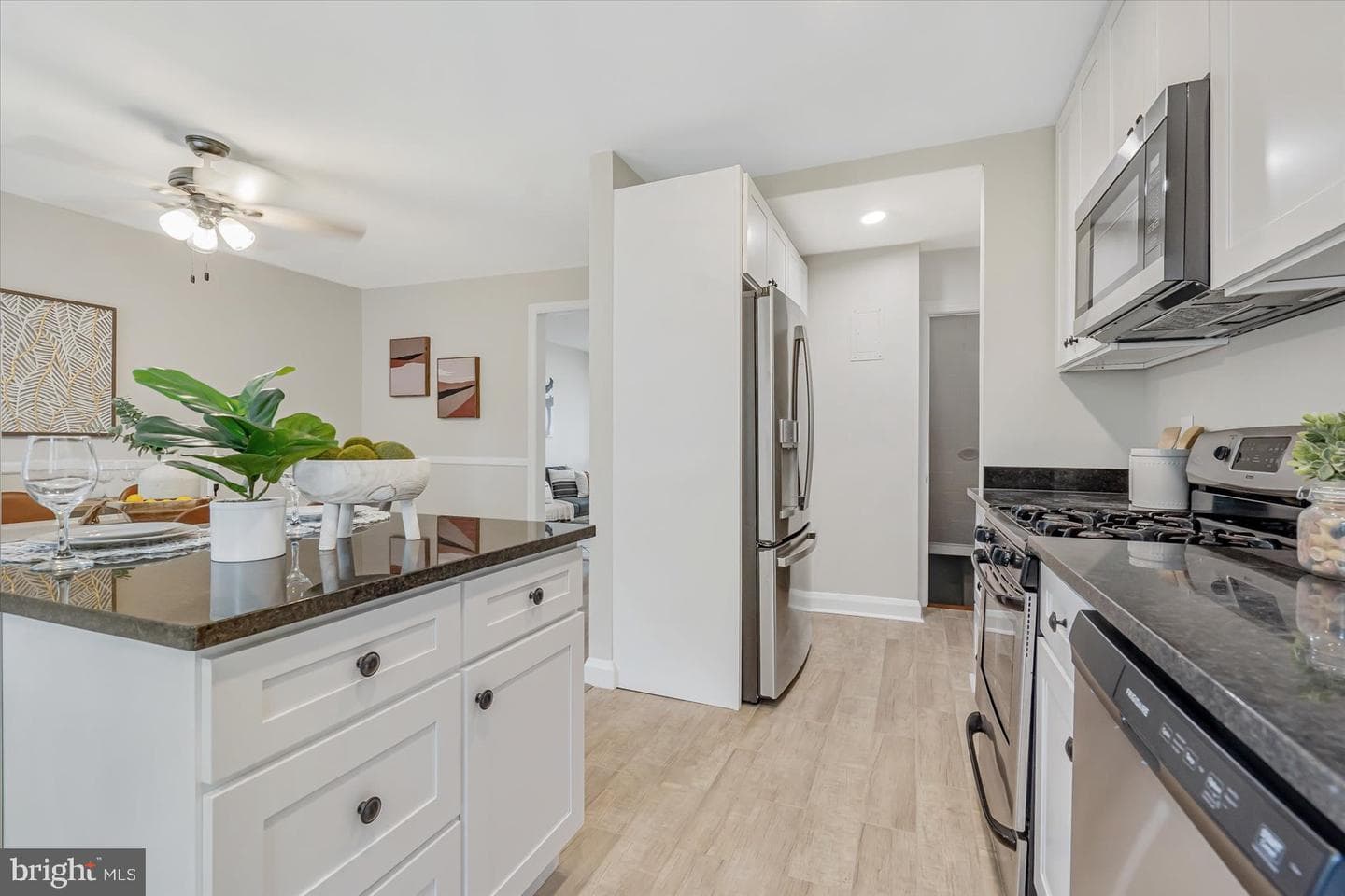 1571 Winston Avenue photo 13