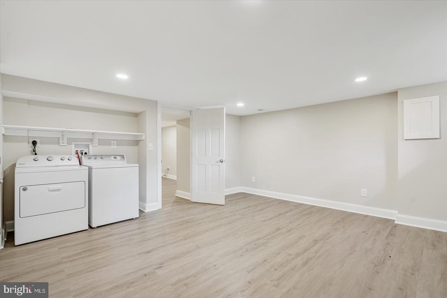 1571 Winston Avenue photo 15
