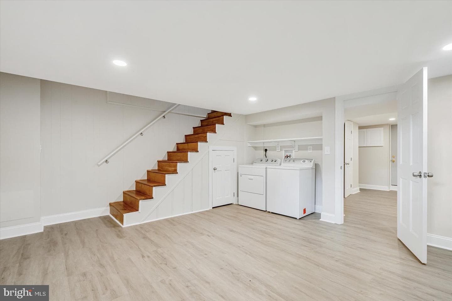 1571 Winston Avenue photo 16