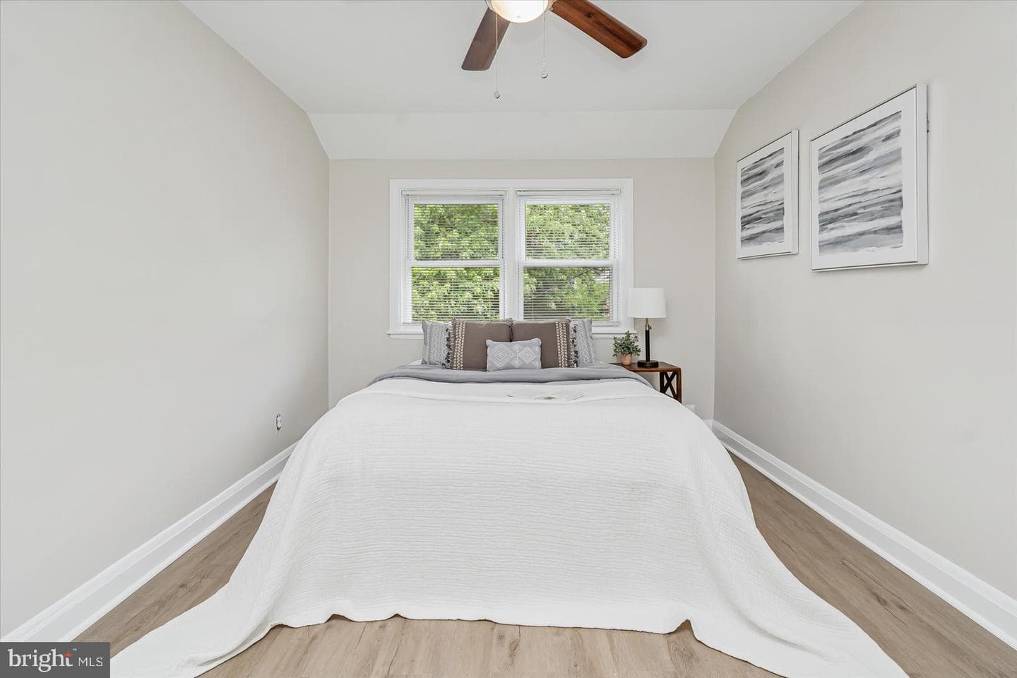 1571 Winston Avenue photo 23