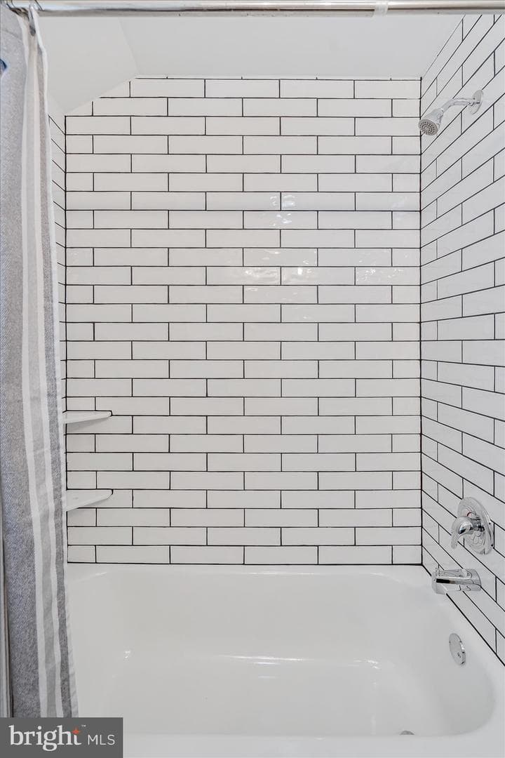 1571 Winston Avenue photo 32