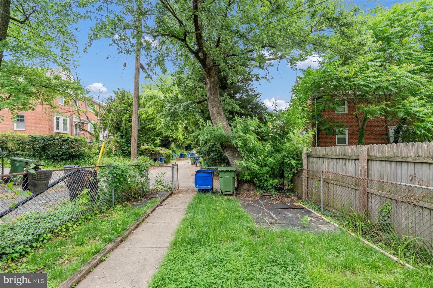 1571 Winston Avenue photo 33