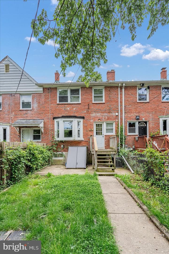 1571 Winston Avenue photo 35