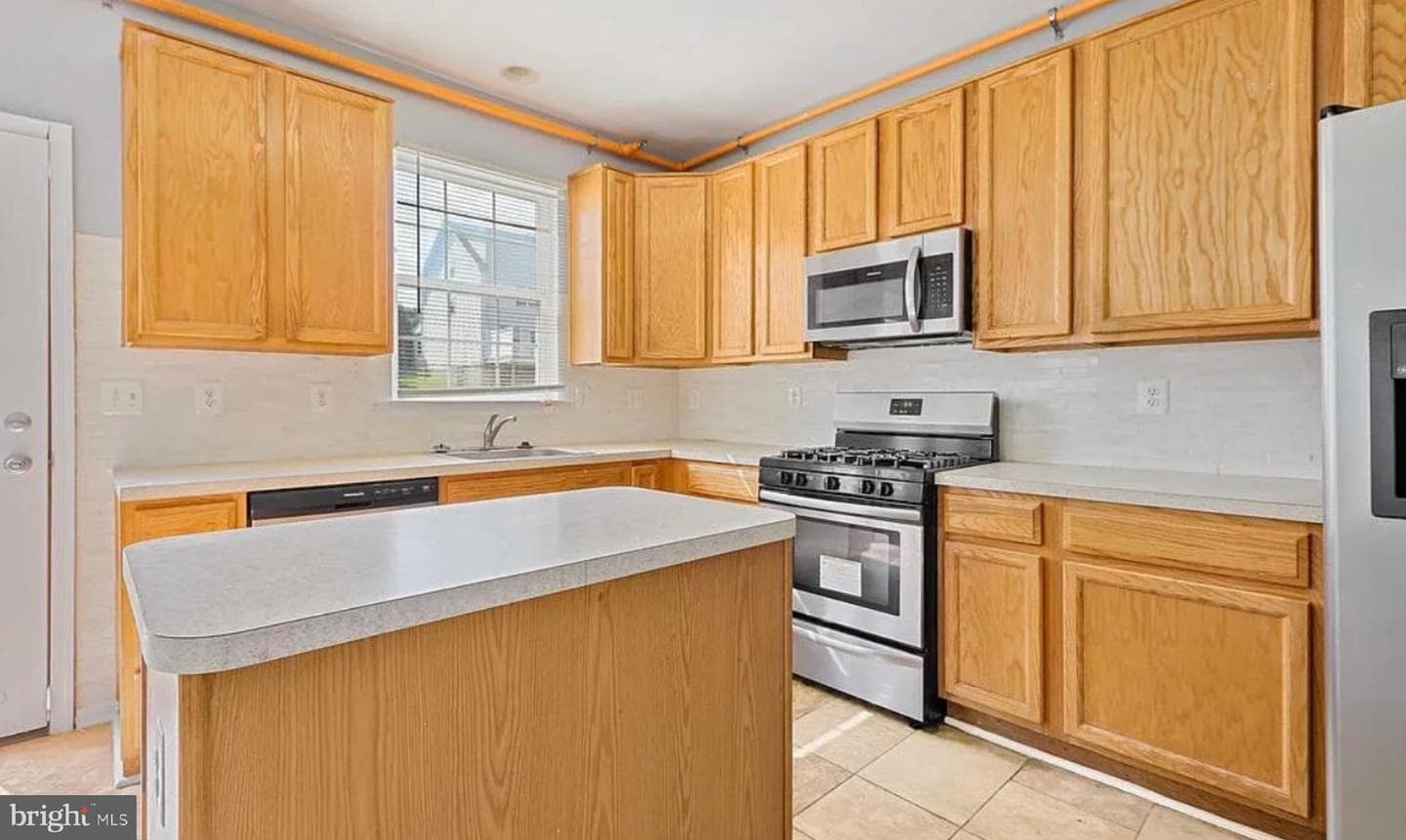 5915 Furley Way photo 12