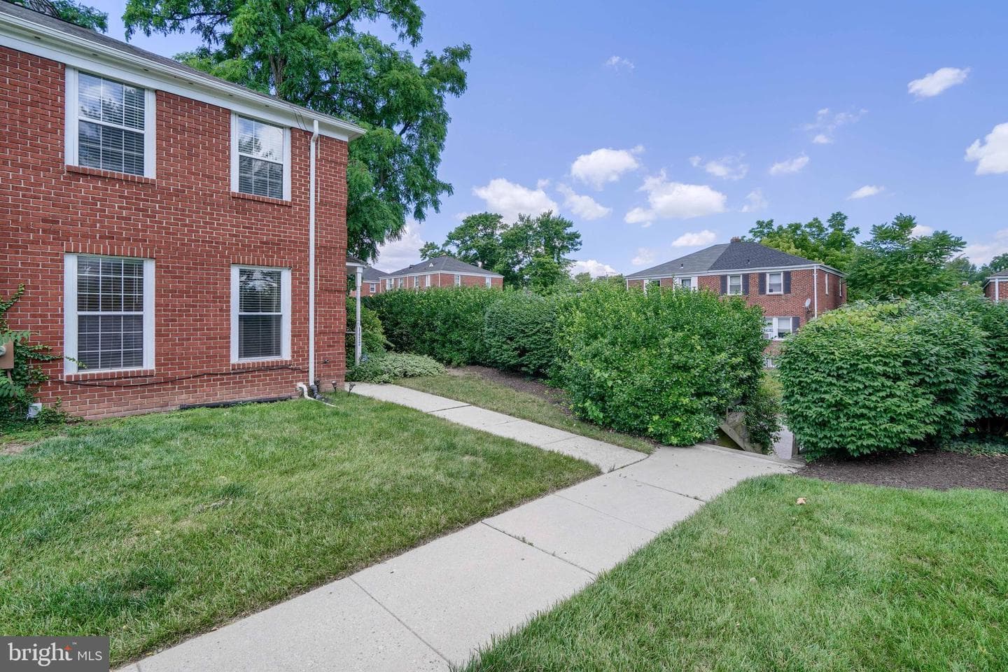 1022 Dartmouth Glen Way photo 2