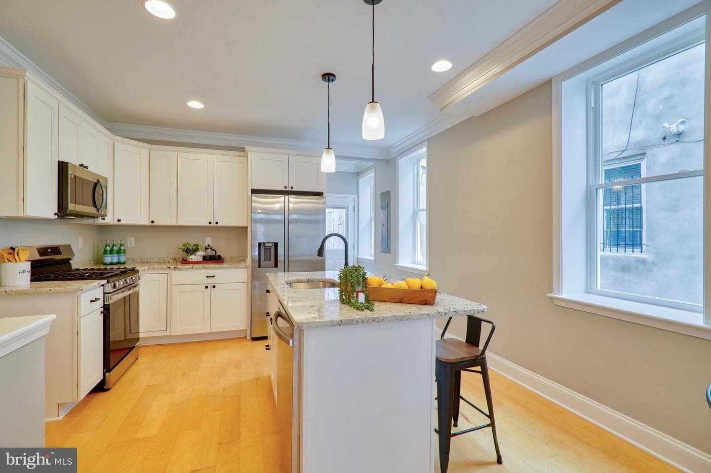 514 S Milton Avenue photo 9
